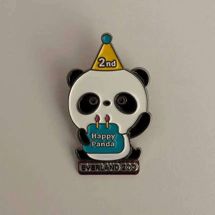 [BUNJANG] Everland Bao Family Fu Bao 2nd Birthday Badge / 에버랜드 바오패밀리 푸바오 2살 생일 뱃지