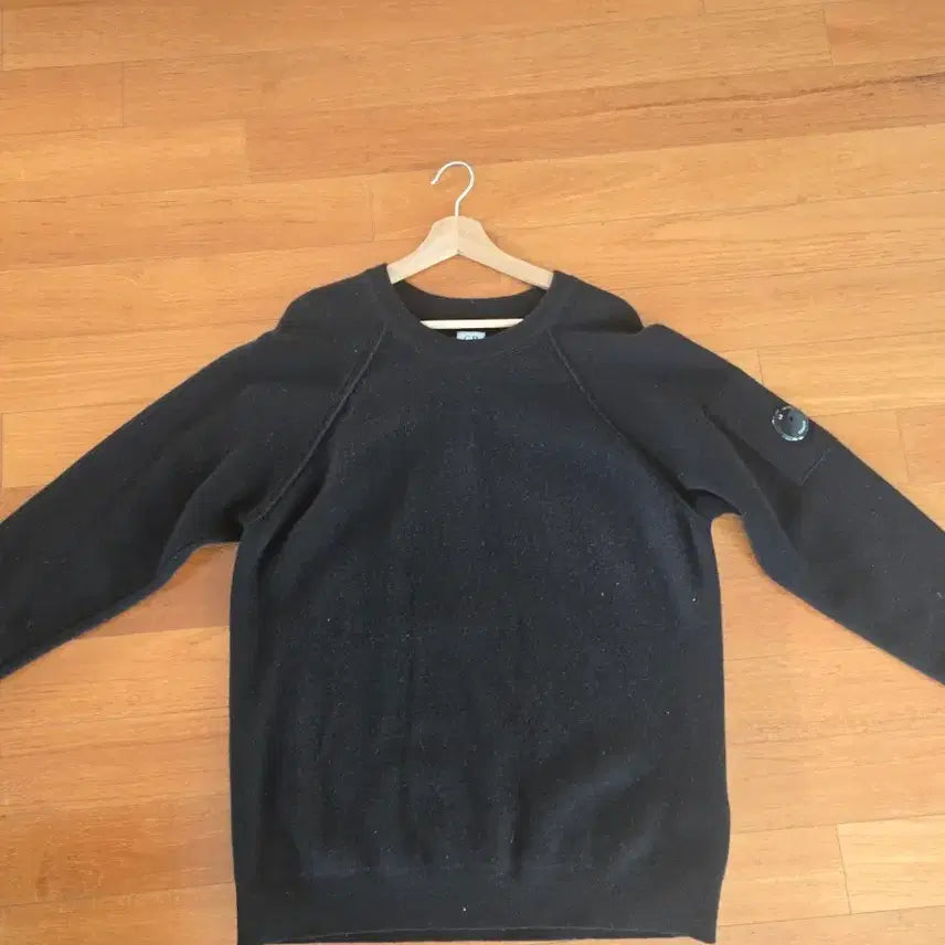 [BUNJANG] CP Company Black Knit Sweater with Signature Lens Detail / CP컴퍼니 블랙 니트