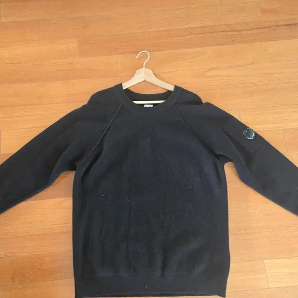 [BUNJANG] CP Company Black Knit Sweater with Signature Lens Detail / CP컴퍼니 블랙 니트
