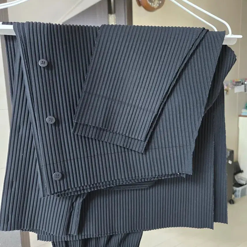 [BUNJANG] Issey Miyake Fine Knit Pleats Cardigan & Wide Pants Set / 이세이미야케 파인니트 플리츠 가디건, 와이드 팬츠