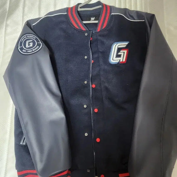 [BUNJANG] Lotte Giants Varsity Jacket - Size 120 / 롯데자이언츠 바시티점퍼 120