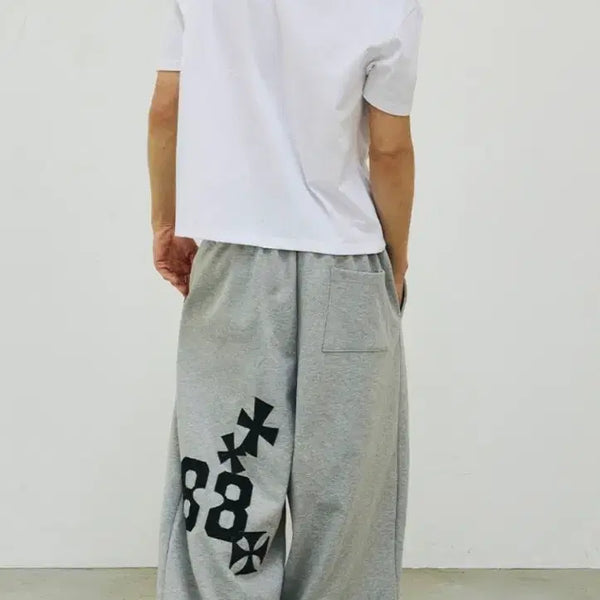 [BUNJANG] Skelly Wack Summer 88 Cross Bag Patch Sweatpants Grey / 스켈리웩 썸머 88 크로스 백 패치 스웨트 팬츠 그레이