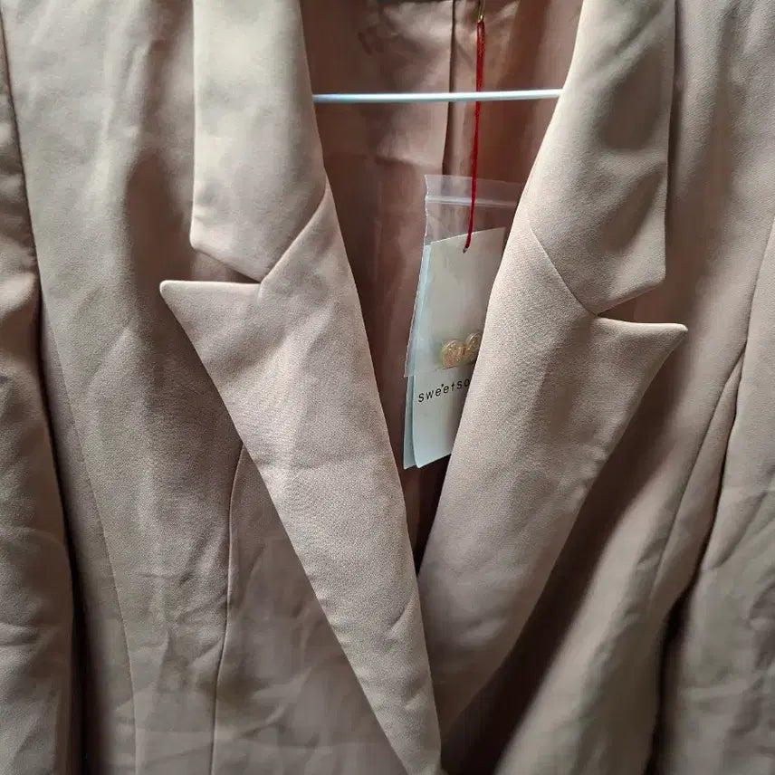 [BUNJANG] Sweetsoup Double Gold Button Pink-Beige Jacket (New With Tag) / [새상품NWT/55] 스위트숲 더블 금장 단추 핑크베이지 자켓 (정가 17.9만)