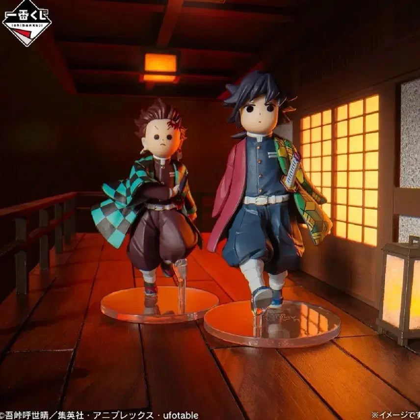 [BUNJANG] Demon Slayer: Kimetsu no Yaiba Ku ji D Prize Giyu & Tanjiro Techitech Standee / 비현물,택포19)귀멸의칼날 쿠지 D상 기유탄지로 테치테치 판매해요!!