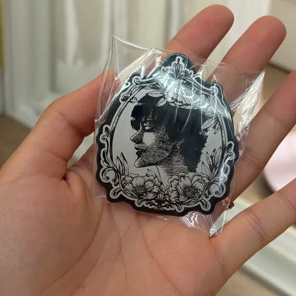 [BUNJANG] Junji Ito Crossing: The Beautiful Boy Badge (Sealed) / 이토준지 사거리 미소년 뱃지 미개봉