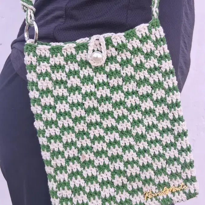[BUNJANG] Handmade Checkered Crochet Shoulder Bag with Pearl Accent / 체크 패턴 크로셰핸드폰 가방