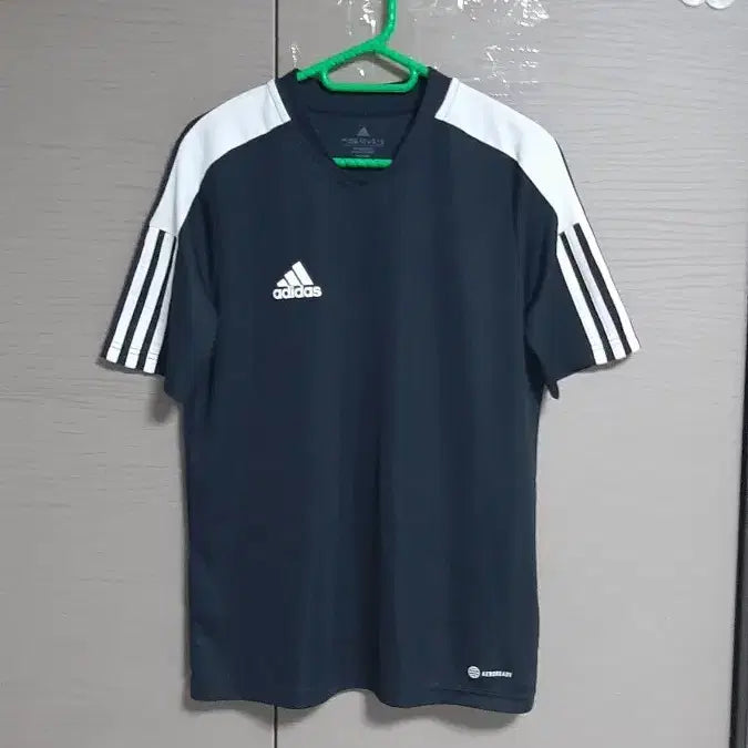 [BUNJANG] Adidas 3-Stripes Aero Ready Short Sleeve T-Shirt (Size 160) / 아디다스삼선에어로레디반팔(160호)