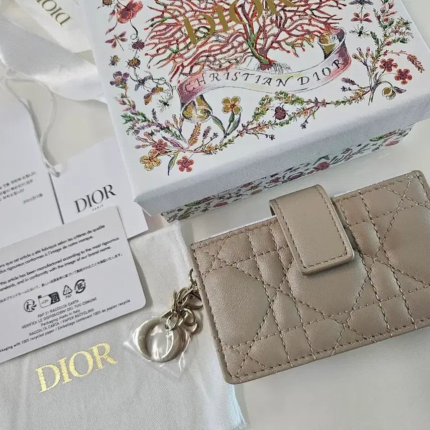 [BUNJANG] Dior Lady Dior Card Holder Beige / 디올 레이디 디올 카드 지갑 베이지