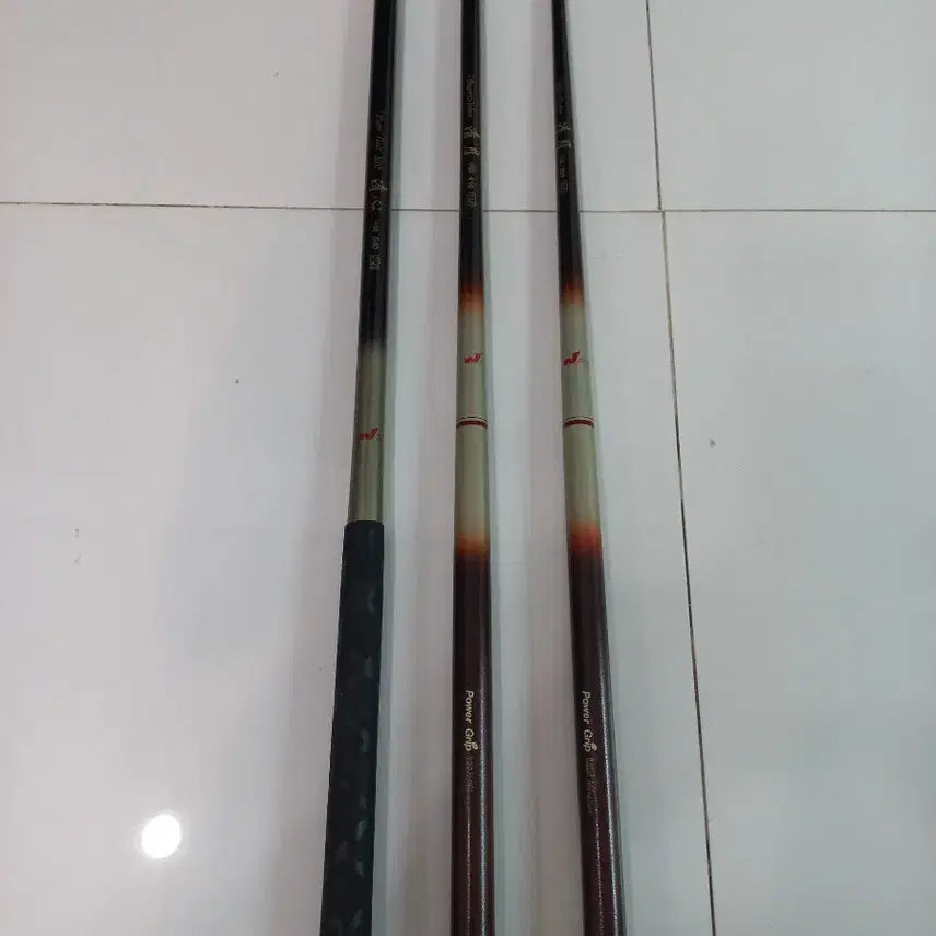[BUNJANG] Sunwoo Fishing Rods (3) and Accessories Bundle / 선우 낚시대 3대 및 용품 일괄  팝니다