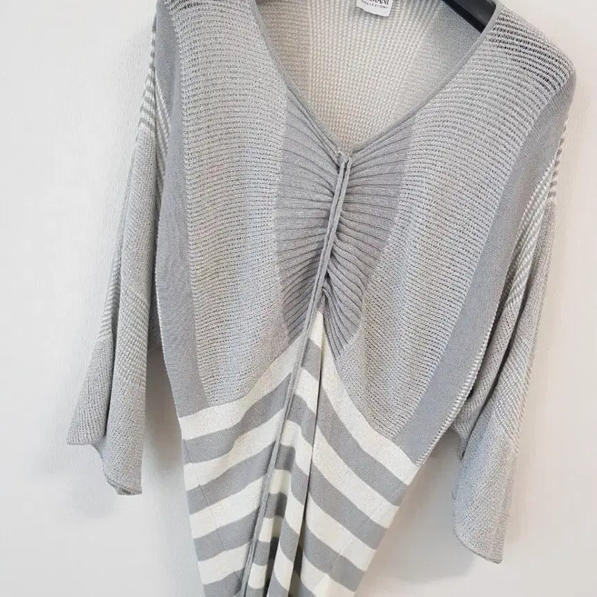 [BUNJANG] Giorgio Armani Women's Round Neck Knit Top / 알마니 정품 여성 라운드니트