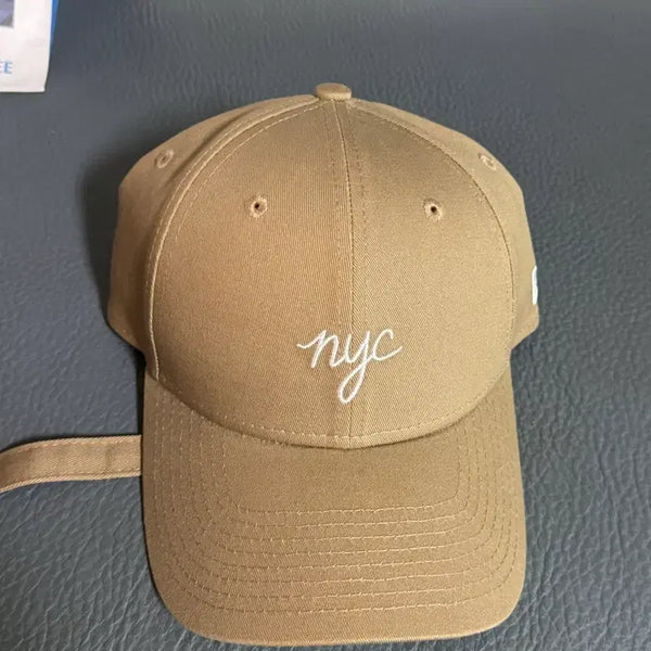 [BUNJANG] New Era NYC Script Lettering Ball Cap, Light Beige / 뉴에라 볼캡 NYC 필기체 레터링 진베이지 컬러 팝니다