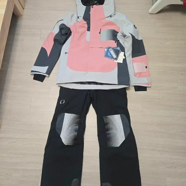 [BUNJANG] 2526 Onyone Demo Ski Suit Set - Size S (New) / 2526 온요네 데모 스키복 상하세트 S사이즈(새상품)