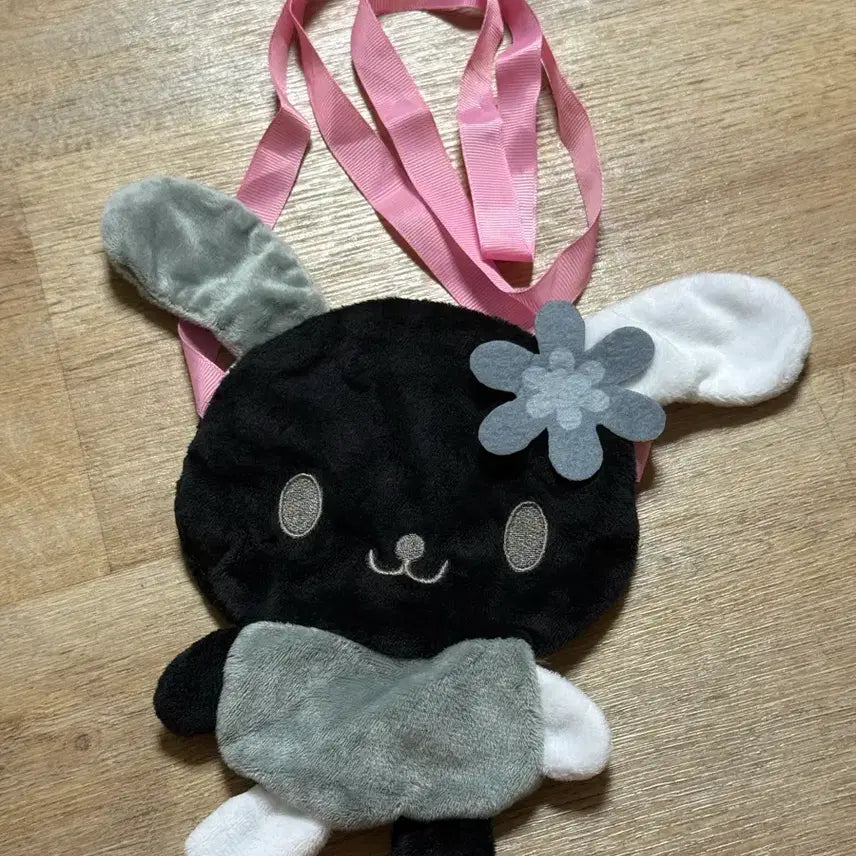 [BUNJANG] Sanrio Usahana Black Monochrome Pouch Bag / 산리오 우사하나 블랙 모노크롬 파우치 포쉐트 가방 가챠