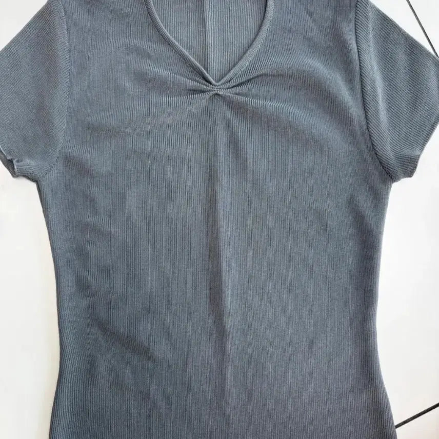[BUNJANG] New York Company Grey Ribbed V-Neck T-Shirt XS / 뉴욕컴퍼니 그레이 골지 브이넥 반팔  XS