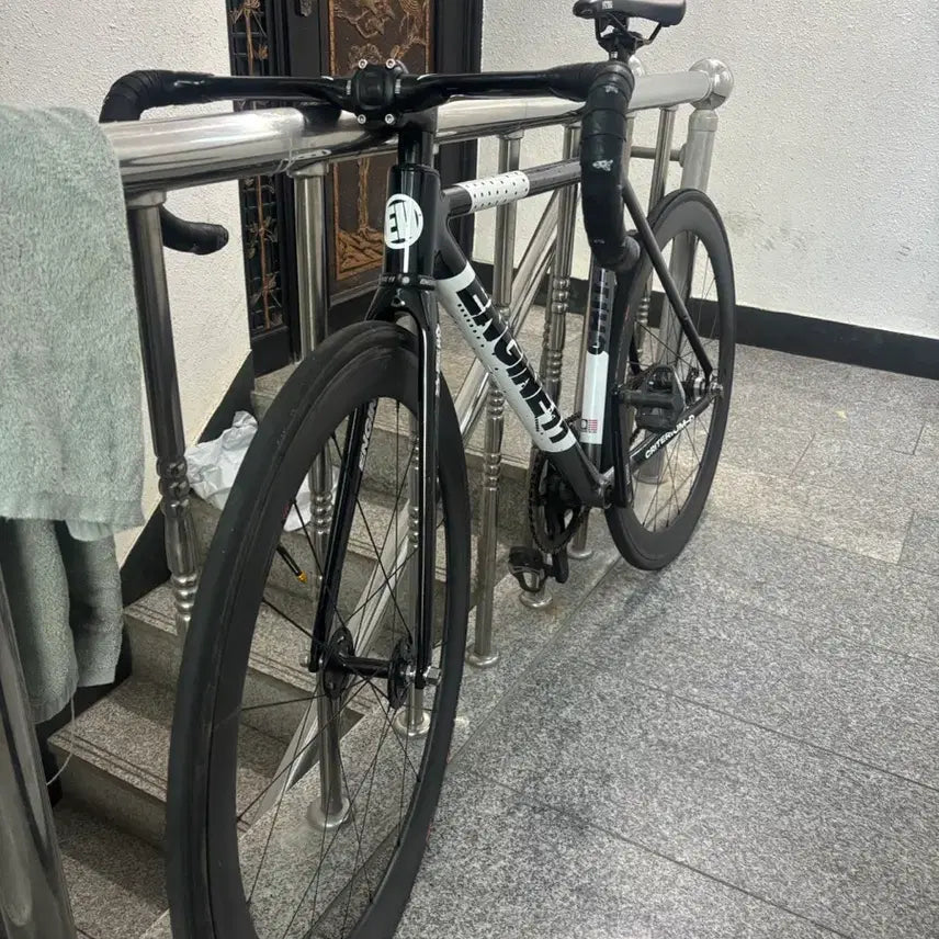 [BUNJANG] Engine 11 Neon Charcoal Semi-Complete Bike / 엔진11 네온차콜 반차 판매합니다