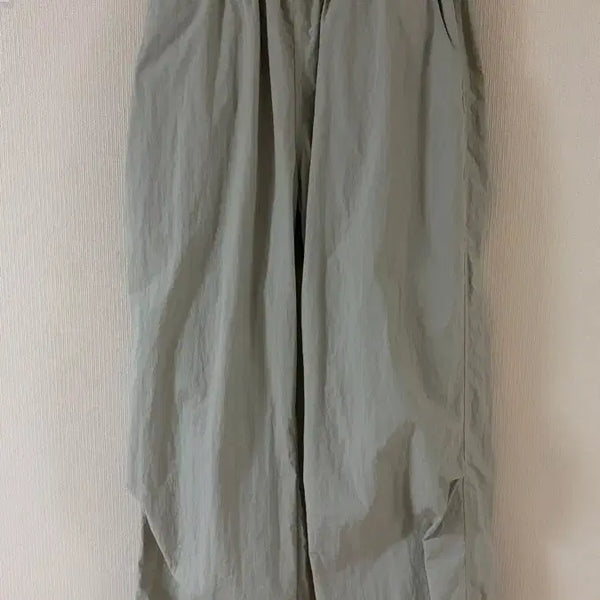 [BUNJANG] Known Easy Nylon Pants Light Grey Size 1 / 노운 easy nylon pants 라이트 그레이 1사이즈