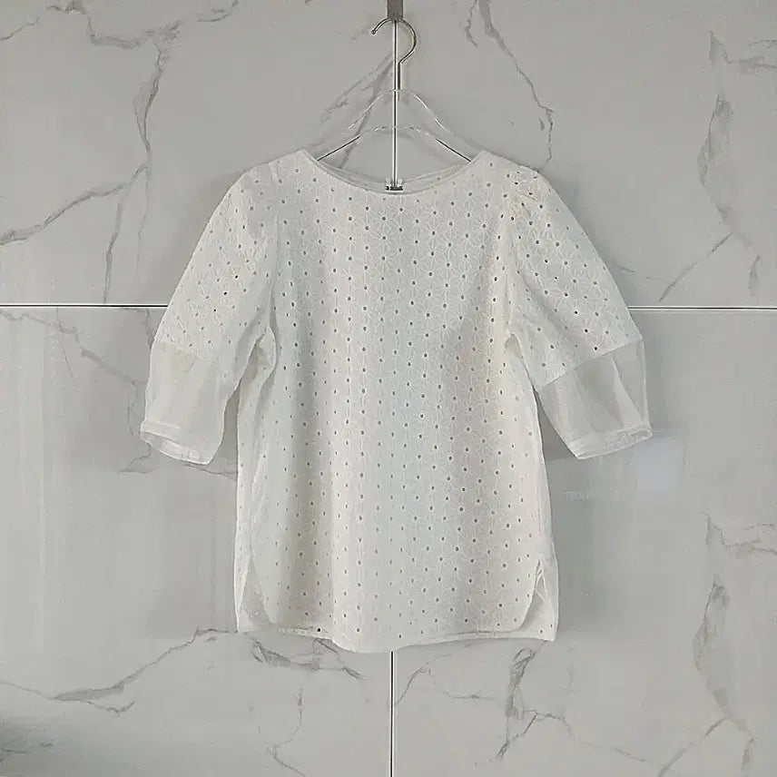 [BUNJANG] SJSJ 7/8 Sleeve Blouse with Punch Embroidery / SJSJ 펀칭자수 7부소매 블라우스