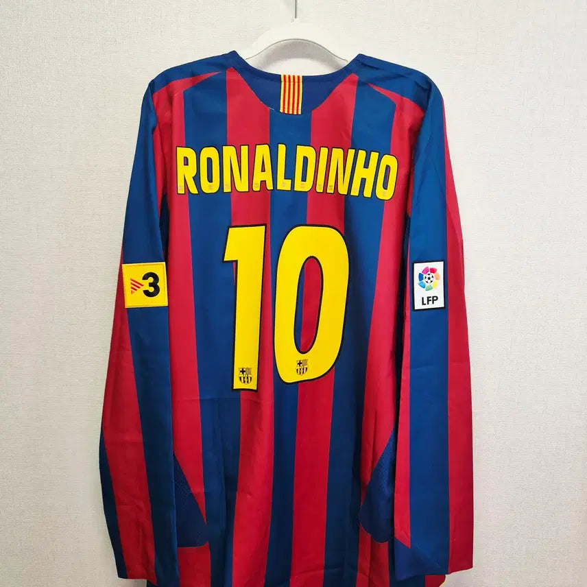 [BUNJANG] FC Barcelona 2005-06 Home Long Sleeve Ronaldinho #10 Replica Jersey / (새상품) 05-06 바르셀로나 홈 긴팔 리이슈 No.10 호나우지뉴 정품 유니폼