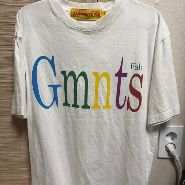 [BUNJANG] Garments Fab M Rainbow Lettering T-Shirt / 가먼츠팹 티셔츠M