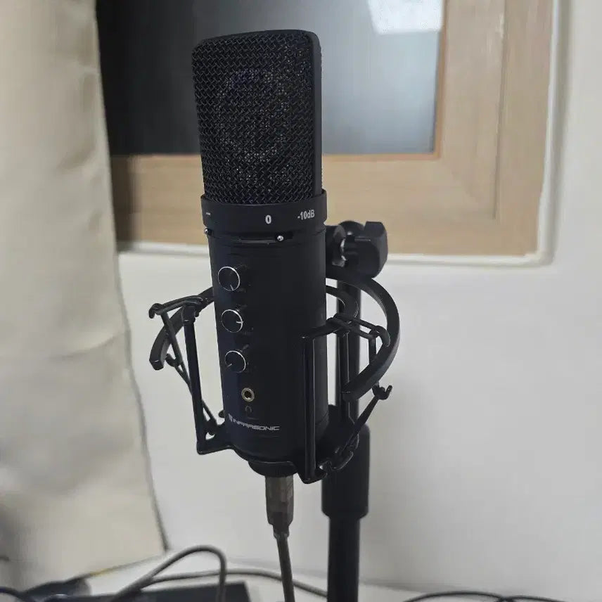 [BUNJANG] Black Microphone Stand / [나눔] 마이크 스탠드