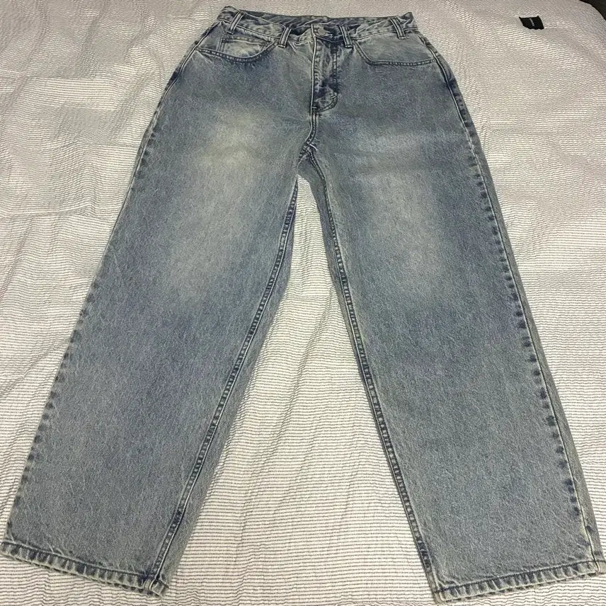 [BUNJANG] thisisneverthat Relaxed Fit Jeans Washed Blue / 디스이즈네버댓 Relaxed Jeans Washed Blue S