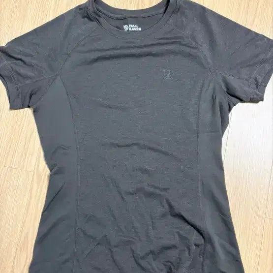 [BUNJANG] Fjällräven Women's T-Shirt Gray / 피엘라벤 여성 반팔티 xxs