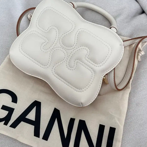 [BUNJANG] GANNI Butterfly Shoulder Tote Crossbody Bag Ivory / 가니 가방(크로스백 숄더백 토트백)