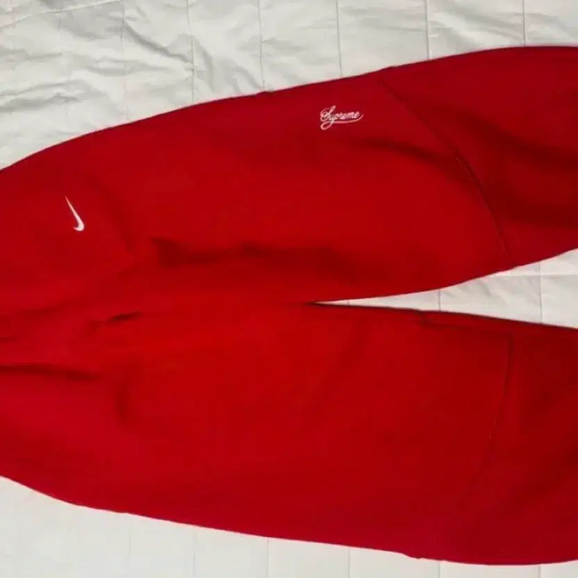 [BUNJANG] Supreme x Nike 25ss Sweatpants Red Size S / 슈프림 x 나이키 25ss 스웨트팬츠 레드 S사이즈 중고 판매