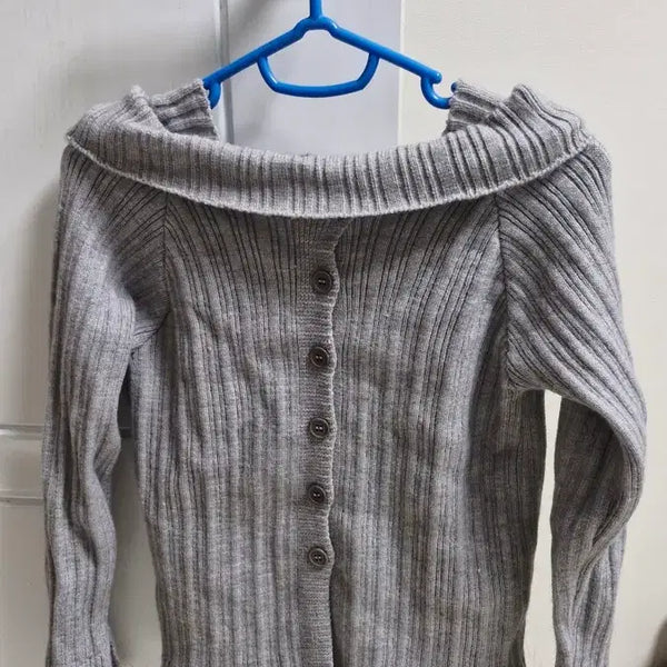[BUNJANG] Ablley Off-Shoulder Knit Top / 에이블리 오프숄더