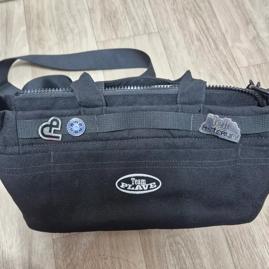 [BUNJANG] PLAVE Official Lightstick Bag Badge Set / 플레이브 응원봉 가방 뱃지 포함