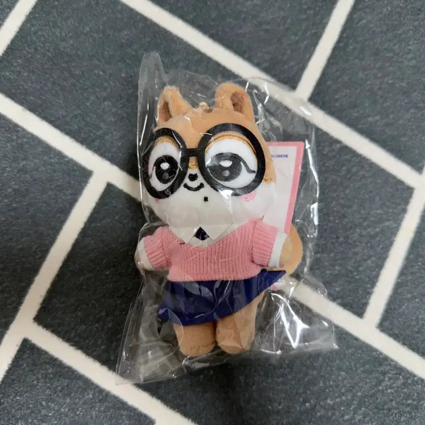 [BUNJANG] IVE Minive School Plush Keychain Dal Autumn / (미개봉)아이브 미니브 스쿨 플러시 키링 ive minive 달이 가을