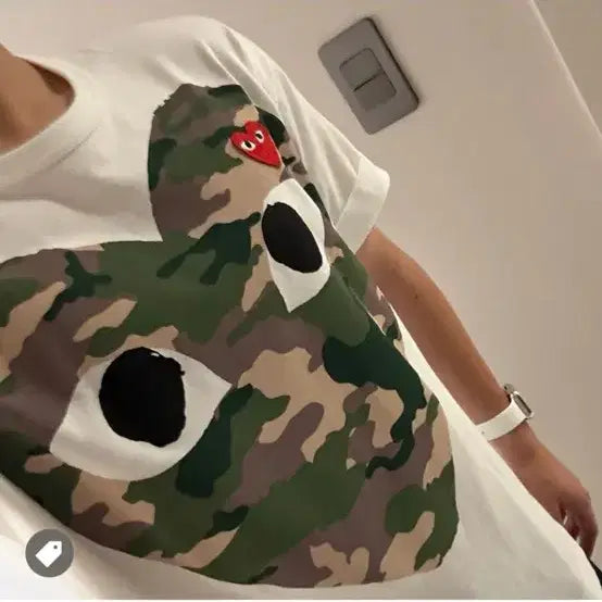 [BUNJANG] Comme des Garçons Play Camo Heart T-Shirt White / 꼼데가르송 플레이 카모하트 반팔티 화이트