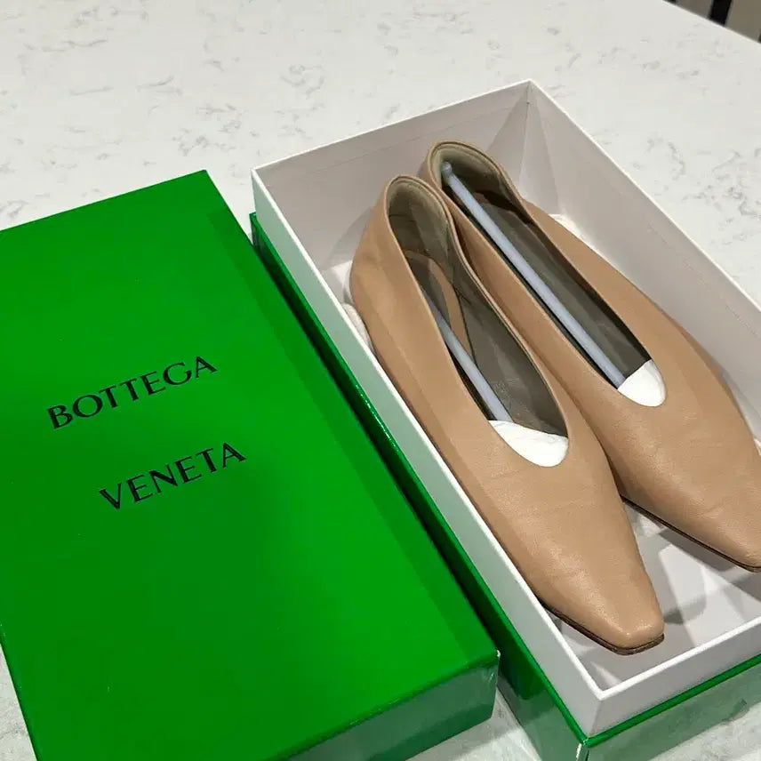 [BUNJANG] Bottega Veneta Almond Flat Shoes Size 36.5 / 보테가베네타 아몬드 36 1/2