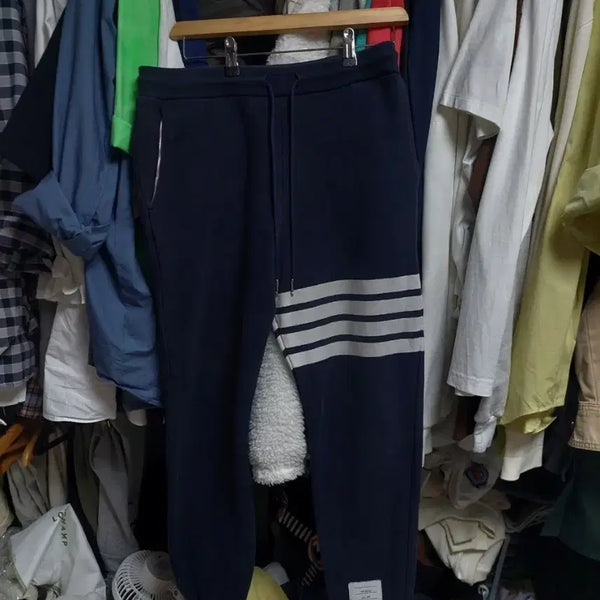 [BUNJANG] Thom Browne Navy Stripe Track Pants Size 2 / 톰브라운 네이비색 사선 트레이닝 바지 2사이즈