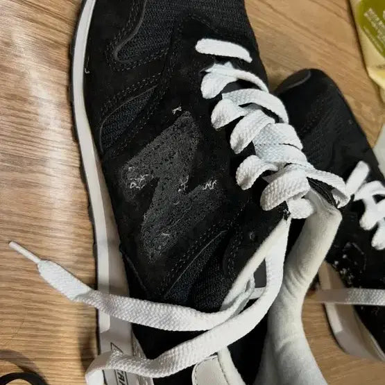 [BUNJANG] New Balance 1300 Black Sneakers / 뉴발란스 1300 블랙 275 수선새상품