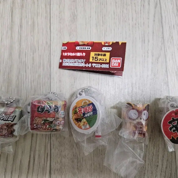 [BUNJANG] Nongshim Ramen Miniature Keyring Gacha Set (5 Types) / 농심 라면 미니어처 키링 가챠 5종 세트