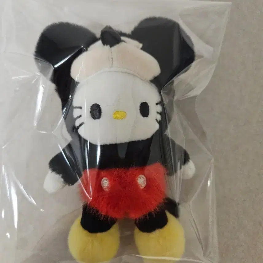 [BUNJANG] Disney x Sanrio Mickey Mouse x Kitty Keychain Plush / 미키마우스키티인형키링 미키키티
