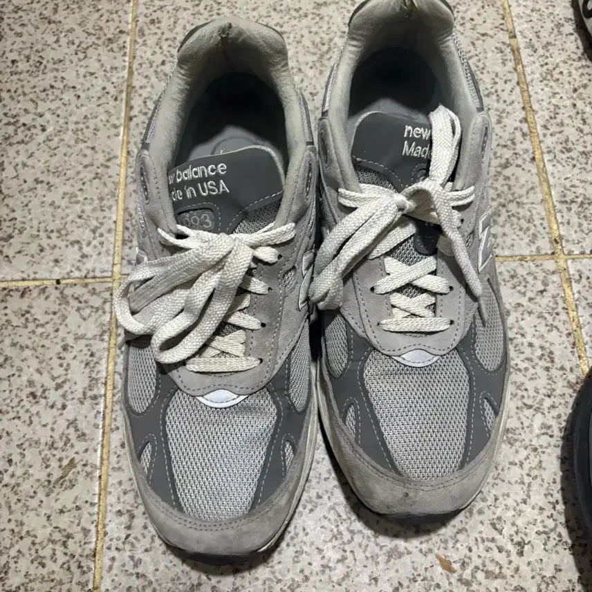 [BUNJANG] New Balance 993 Sneakers / 뉴발란스 993 290