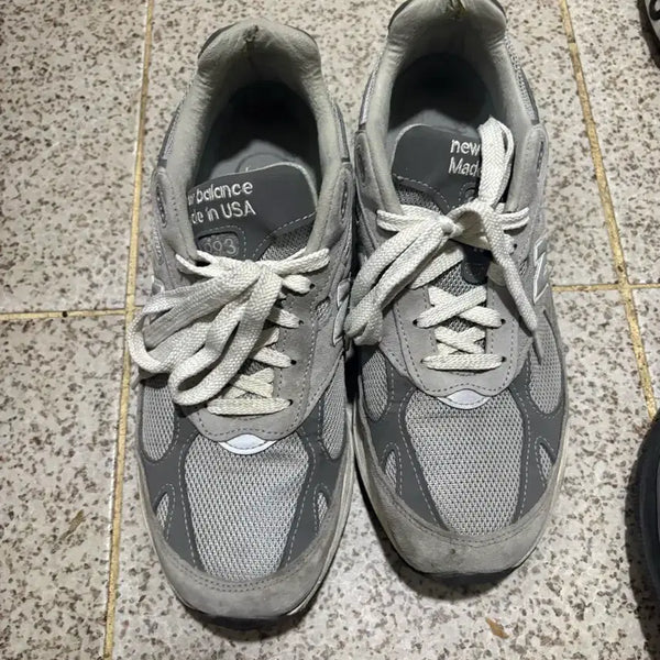[BUNJANG] New Balance 993 Sneakers / 뉴발란스 993 290