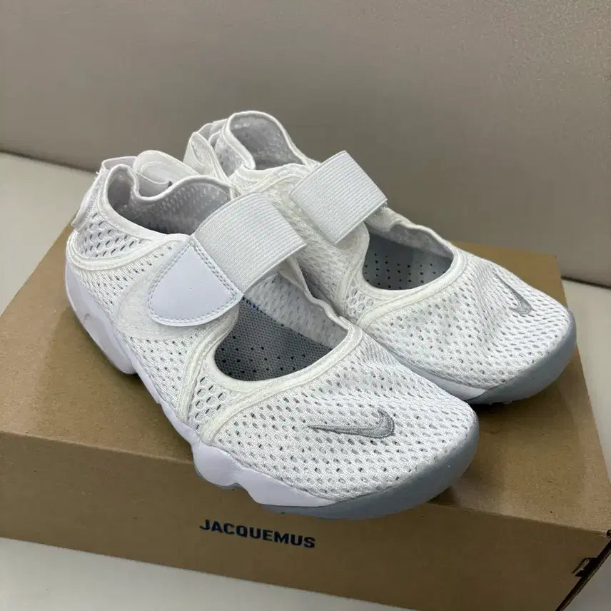 [BUNJANG] Nike RIFT 2 Sandals Sneakers (240) / 나이키 리프트2 운동화 샌들 240