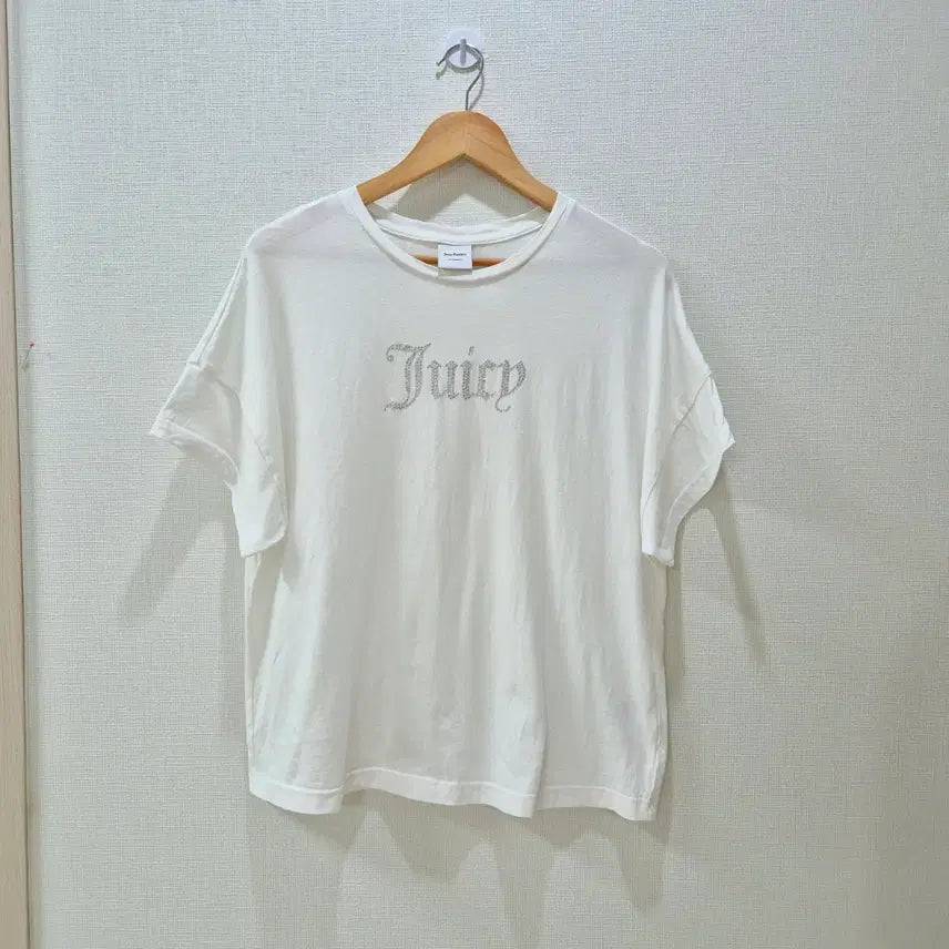 [BUNJANG] Juicy Couture Cubic Logo White Short Sleeve T-Shirt (L / Loose Fit) / 쥬시꾸뛰르 큐빅 로고 화이트 반팔 티셔츠 (L사이즈/루즈핏)