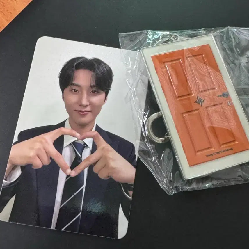[BUNJANG] Young K M Countdown Live Studio Photocard & Keyring Bundle / 영케이 엠카 공방 포카 키링