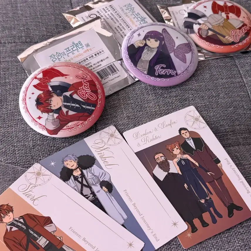 [BUNJANG] Sousou no Frieren Exhibition Badge + Photocard Bundle (Stark, Fern, Eisen) / 장송의프리렌 전시회 뱃지+포토카드 일괄(슈타르크,페른,아이젠)