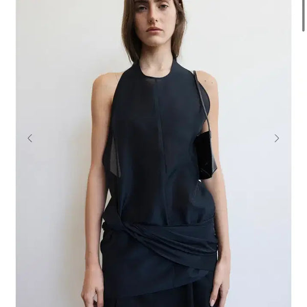 [BUNJANG] Le917 Le Septembre Fluid Halterneck Top Navy / 새상품) 르917 르셉템버 FLUID HALTERNECK TOP 네이비