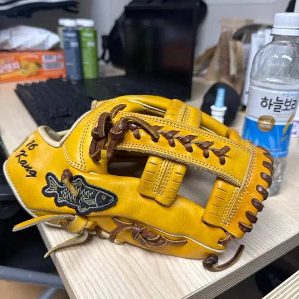[BUNJANG] Kang's Infielder Glove / 캉스 내야수 강정호 모델(단종 모델) 실착 모델