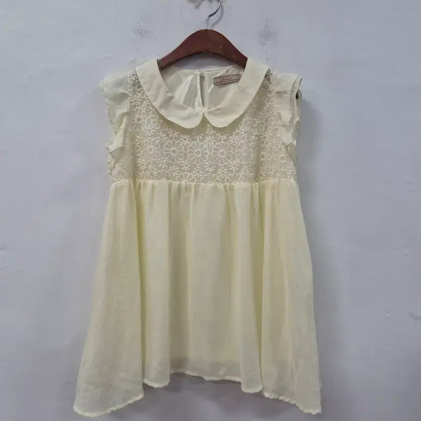 [BUNJANG] Lace Collar Blouse Ivory / 레이스 카라 블라우스 아이보리