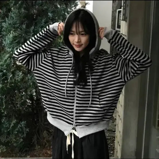 [BUNJANG] EQUAL Hoodie Zip-up Free Size / 이퀄 후드집업 1회실착