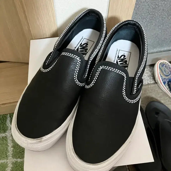 [BUNJANG] Vans x White Mountaineering Black Leather Slip-On Vault (270mm) / 반스 화이트마운티니어링 블랙 가죽 슬립온 볼트 270