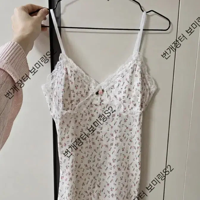 [BUNJANG] Floral Bodysuit for Women / (착샷) 중고 여성 플로럴 바디수트