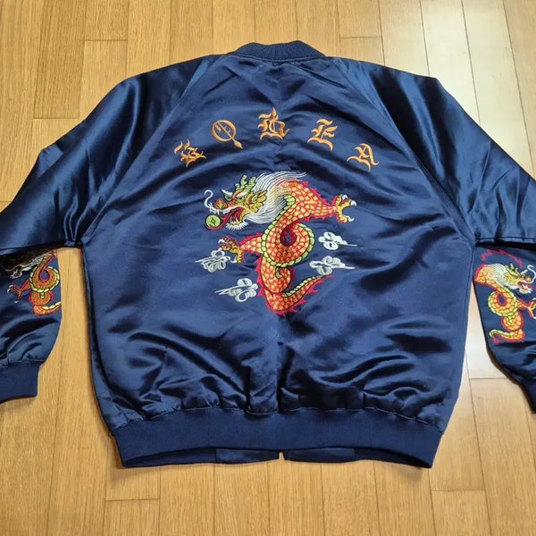 [BUNJANG] 80s Korean Satin Dragon Embroidered Sukajan Jacket / 80s 한국 사틴 드래곤 자수 스카쟌 자켓